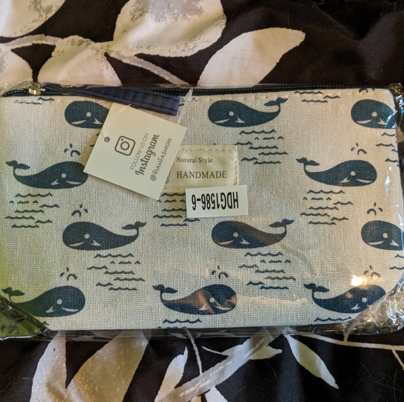 Whale print cosmetic bag - Picture 2 of 3
